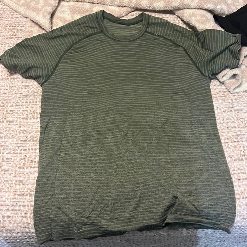 Lululemon Rosemary Green Metal Vent Short Sleeve